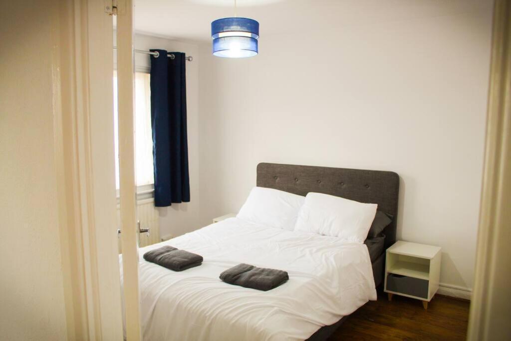 House In Near Windsor & Heathrow *