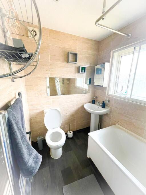 House In Near Windsor & Heathrow